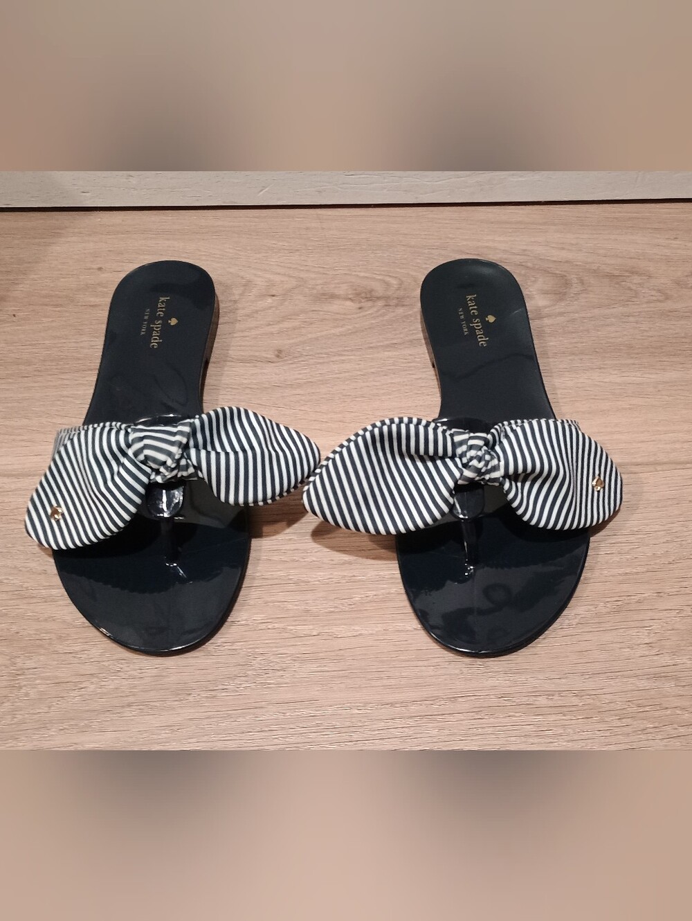 Kate Spade Navy Blue White Striped Bow Flip Flop Sandals Nautical Size 8
